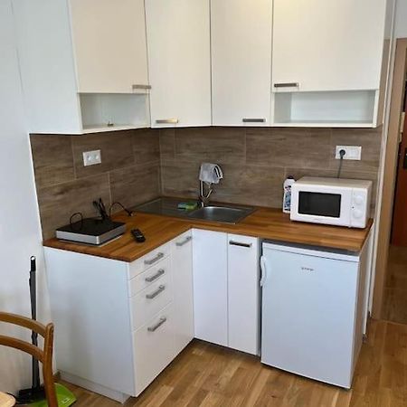 Brand New Apartment In The Heart Of Братислава Екстер'єр фото
